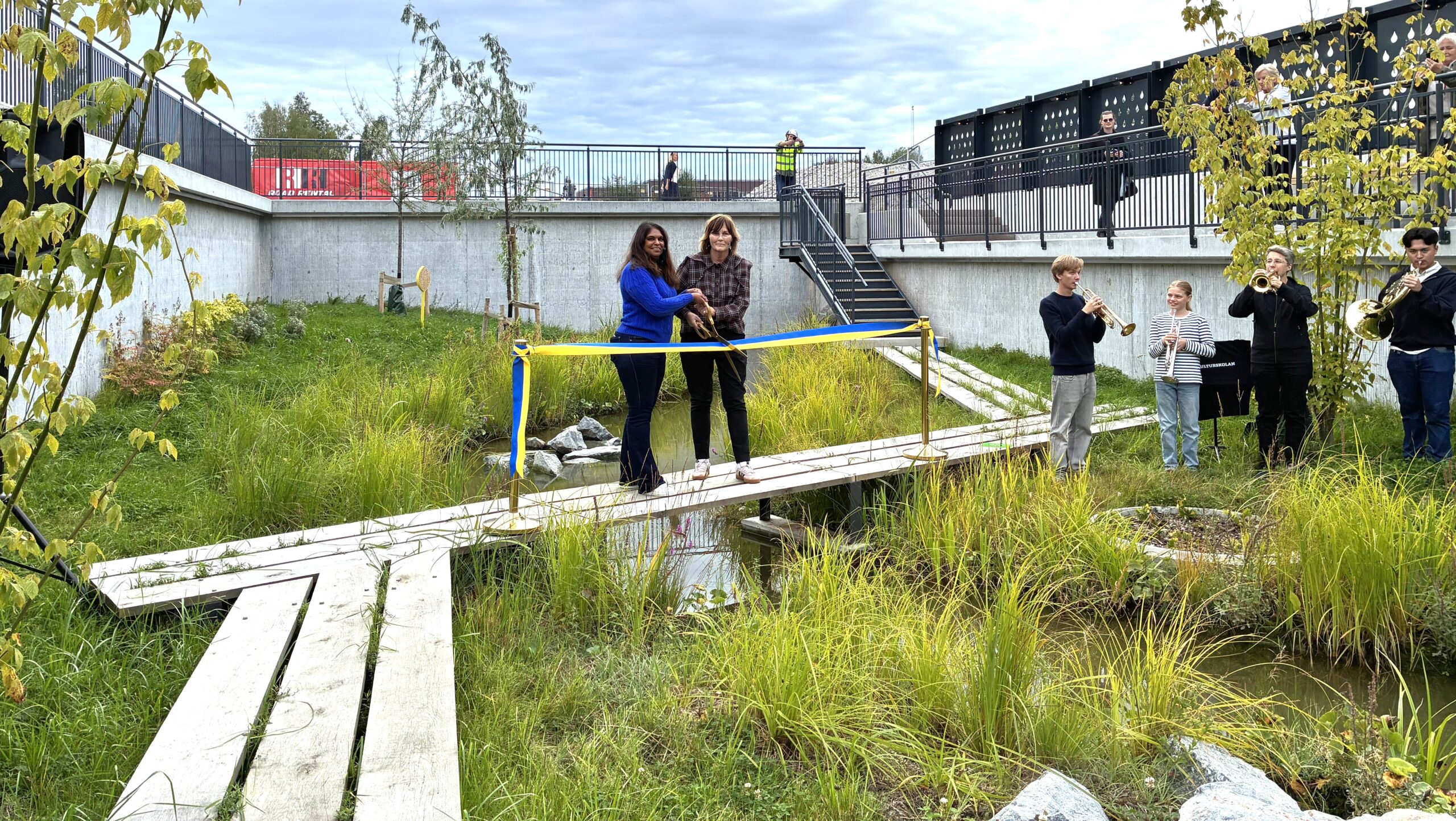 Nya gröna mötesplatser invigda i Veddesta