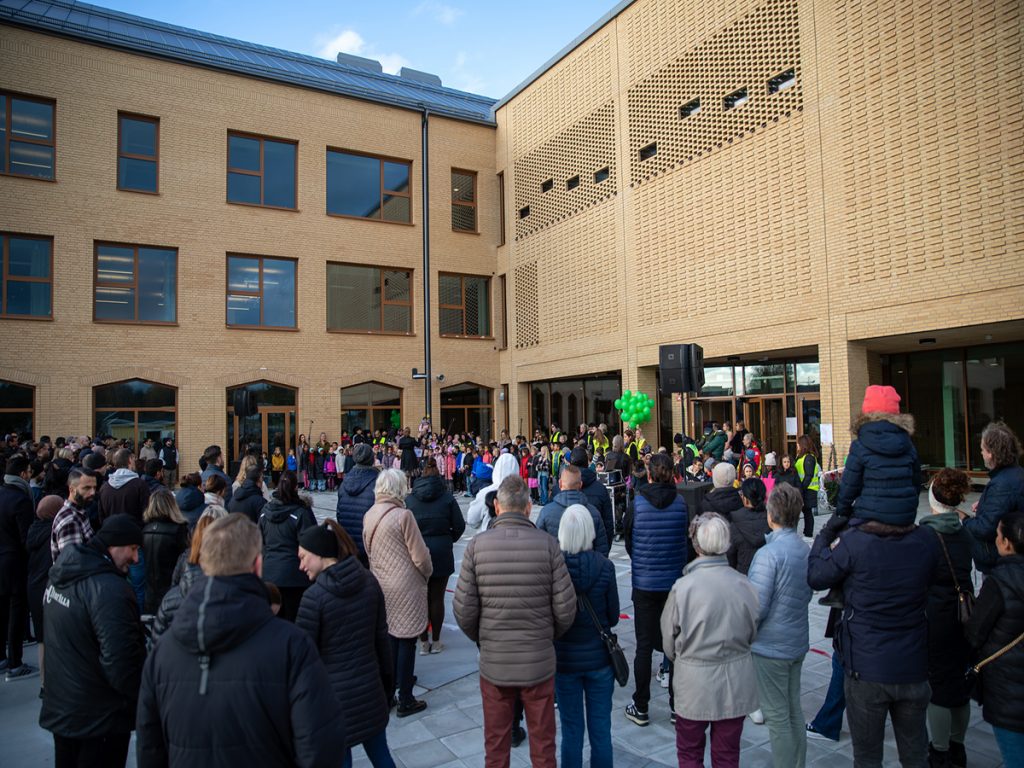 Invigning av nya Ålsta- för och grundskola